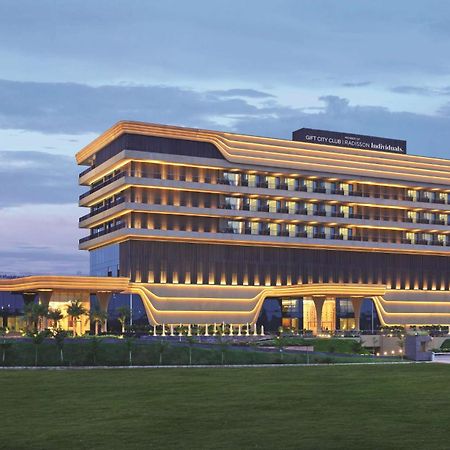 Gift City Club, A Member Of Radisson Individuals Gandhinagar Exterior photo