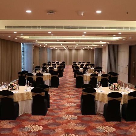 Gift City Club, A Member Of Radisson Individuals Gandhinagar Exterior photo