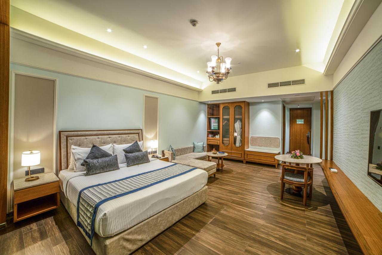 Gift City Club, A Member Of Radisson Individuals Gandhinagar Exterior photo