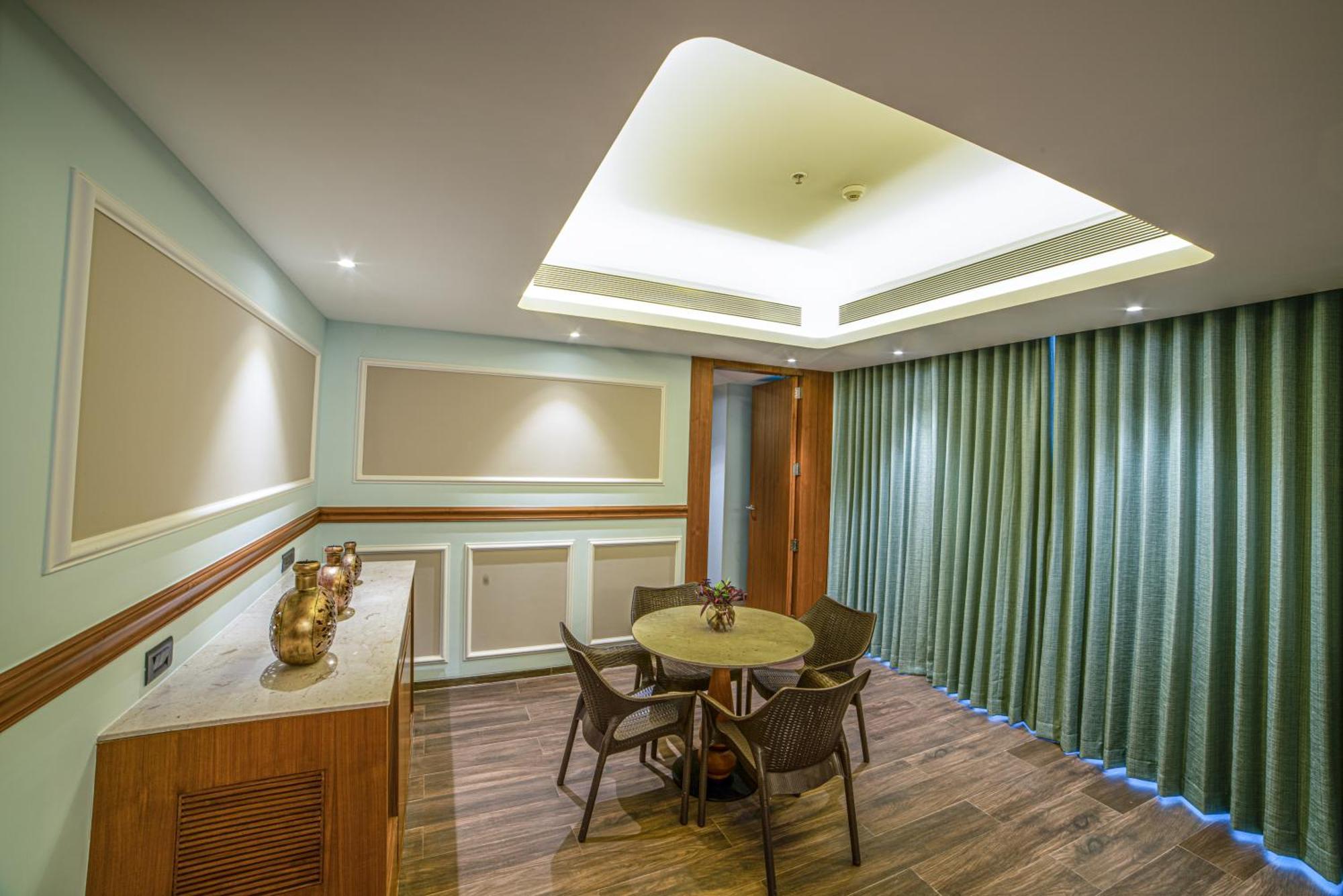 Gift City Club, A Member Of Radisson Individuals Gandhinagar Exterior photo