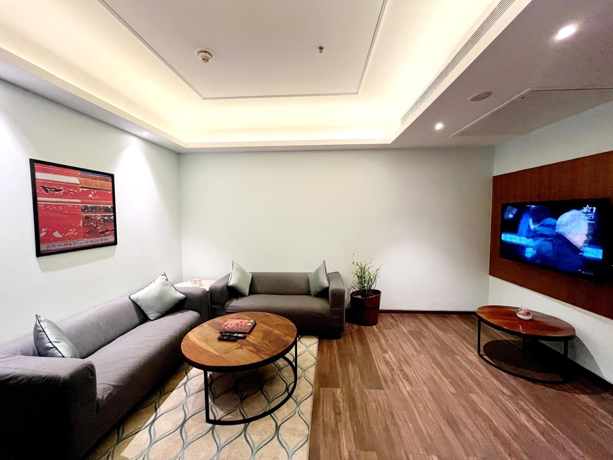 Gift City Club, A Member Of Radisson Individuals Gandhinagar Exterior photo
