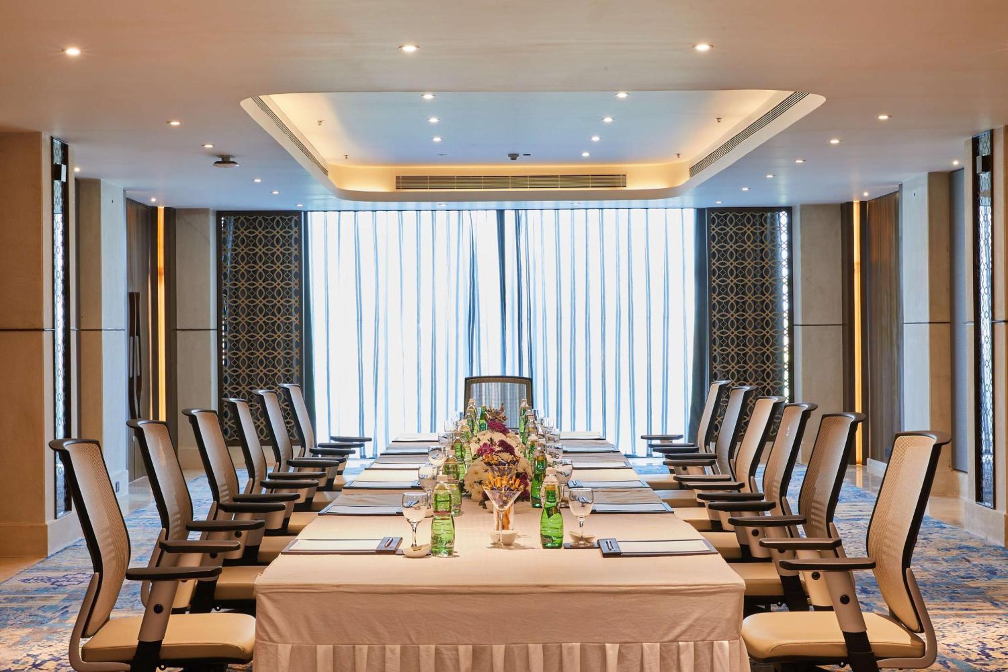 Gift City Club, A Member Of Radisson Individuals Gandhinagar Exterior photo