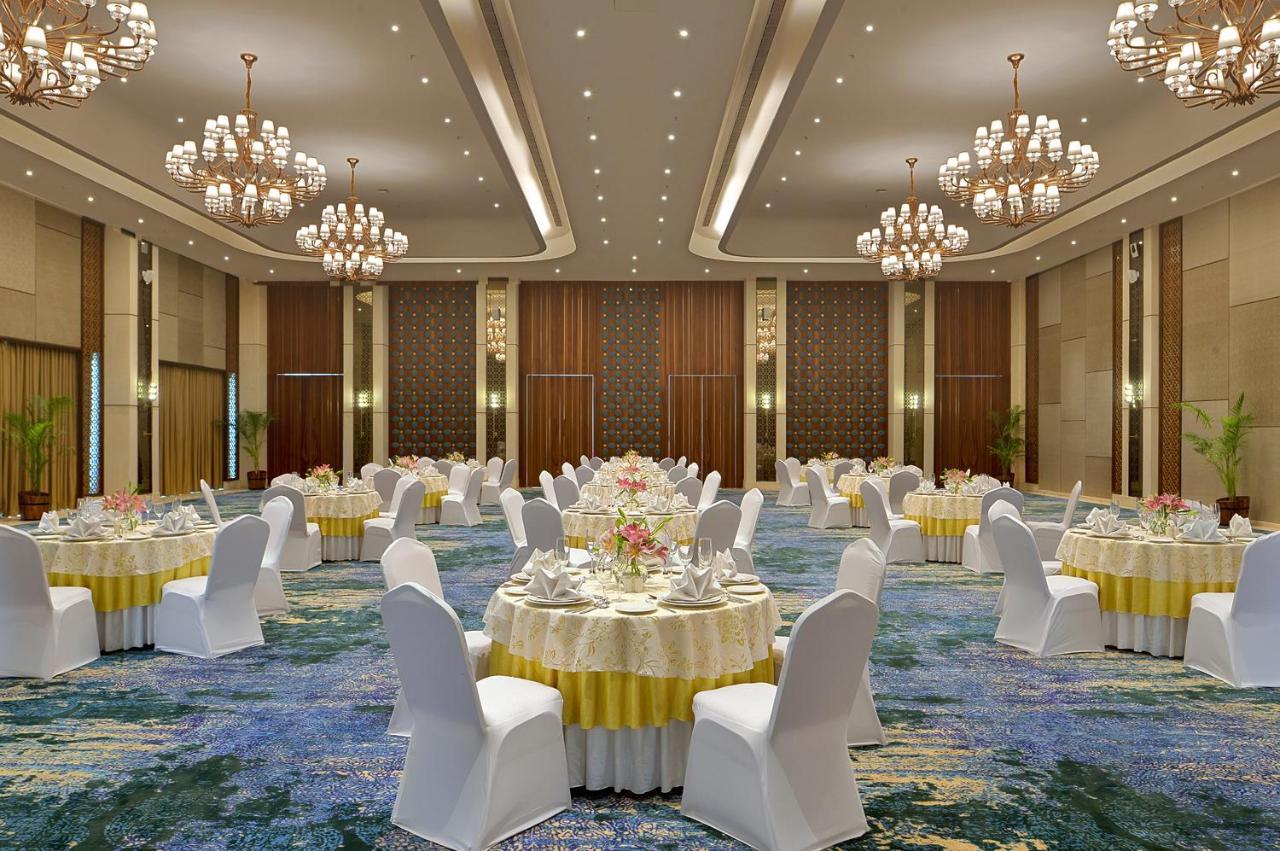 Gift City Club, A Member Of Radisson Individuals Gandhinagar Exterior photo